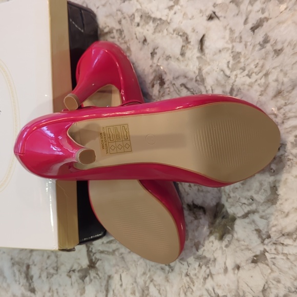 NIB: Bella Marie Vintage Inspired Helena-43 Red Patent Leather Heels 👠 - Picture 4 of 5